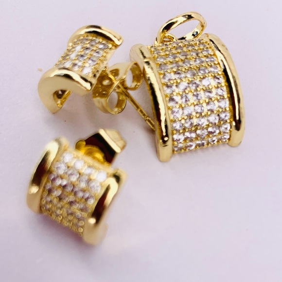 Gold Plated Earrings and Pendants Jewelry Set - Picture 3 of 6